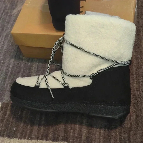 Portland Boot Company Women's Faux Shearling Winter Boots - Picture 5 of 6